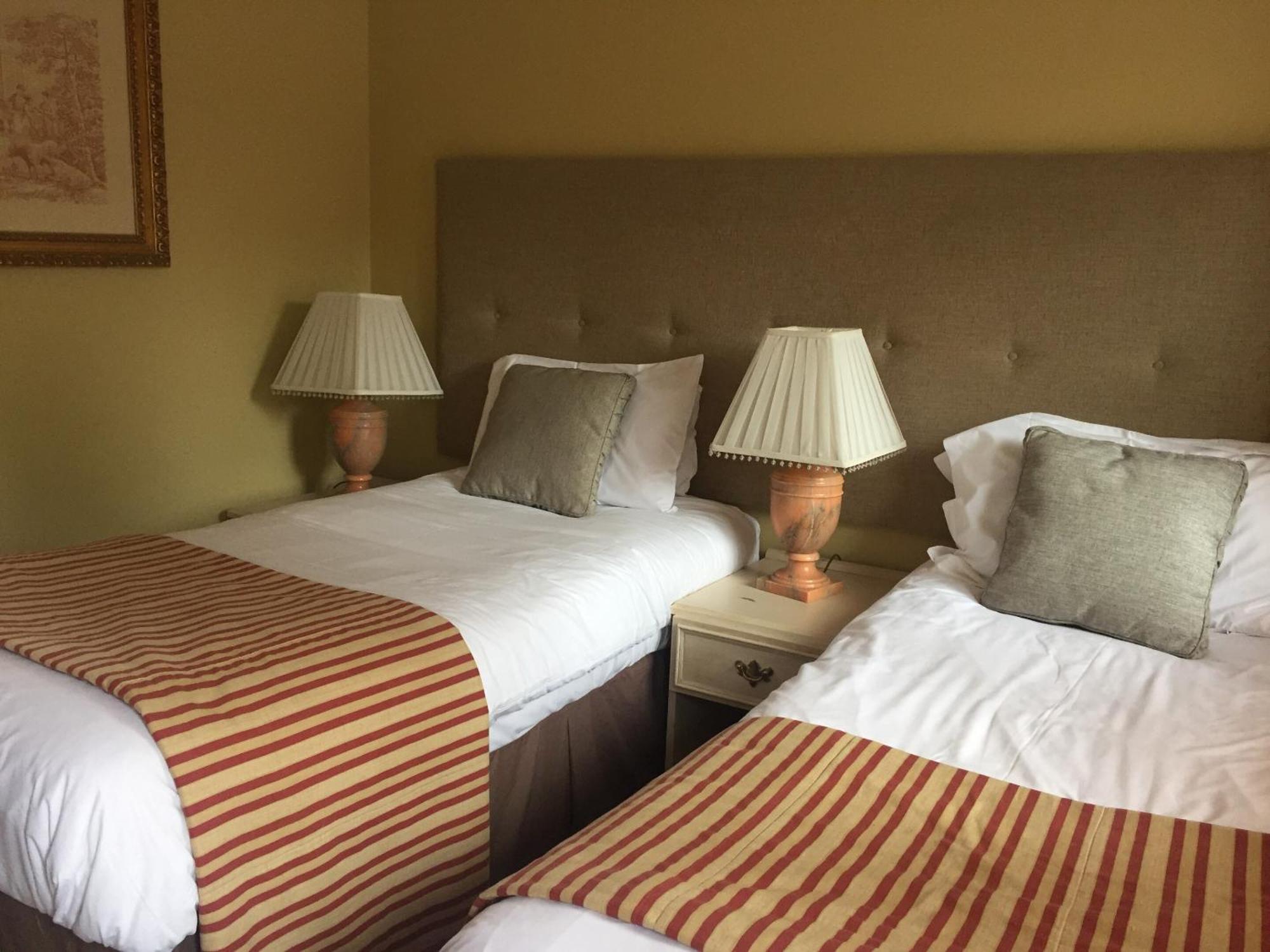 The Bedingfeld Arms Hotel Oxborough ภายนอก รูปภาพ