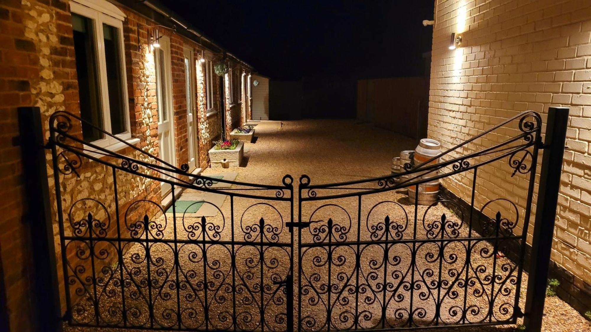 The Bedingfeld Arms Hotel Oxborough ภายนอก รูปภาพ
