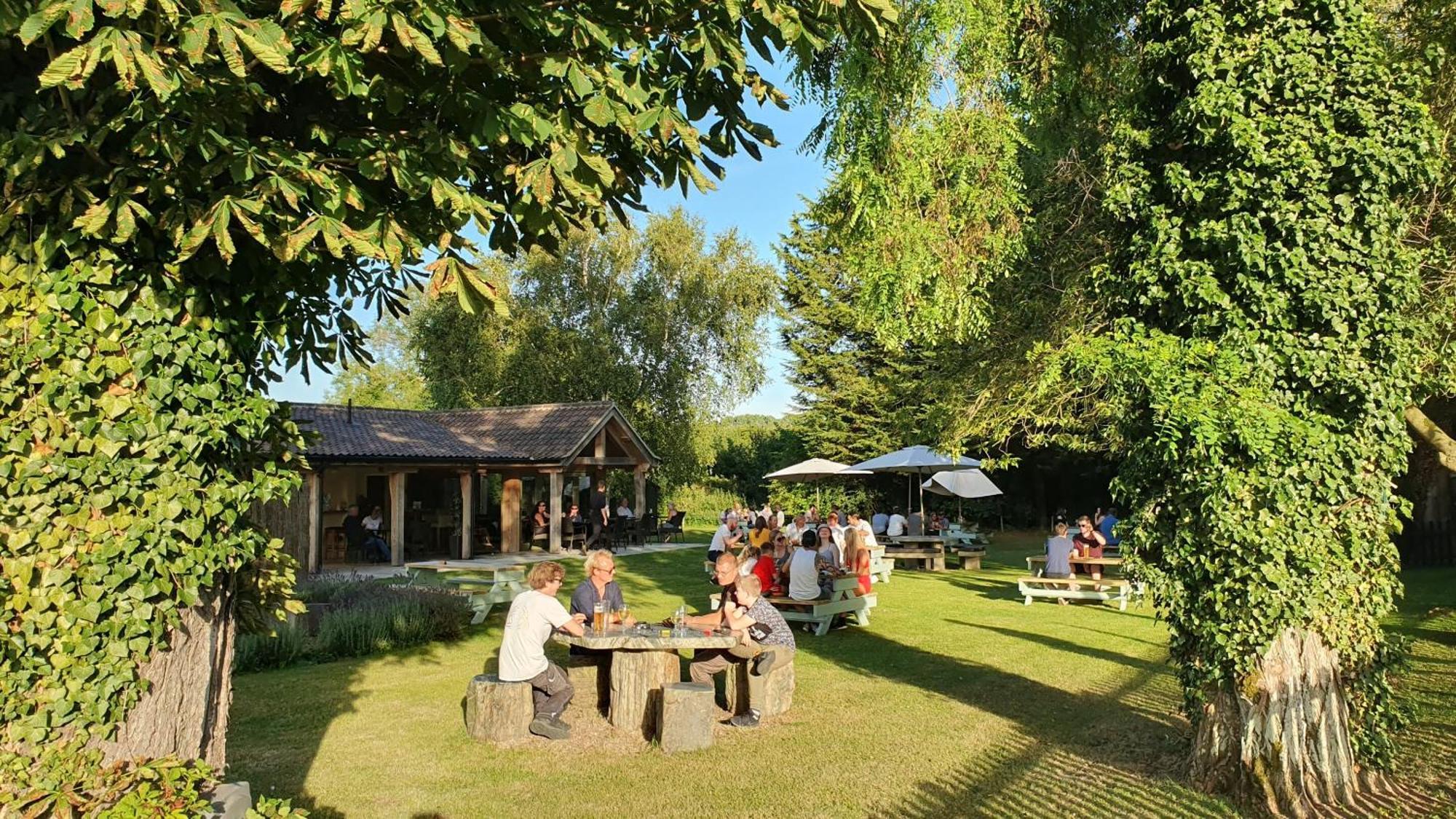 The Bedingfeld Arms Hotel Oxborough ภายนอก รูปภาพ