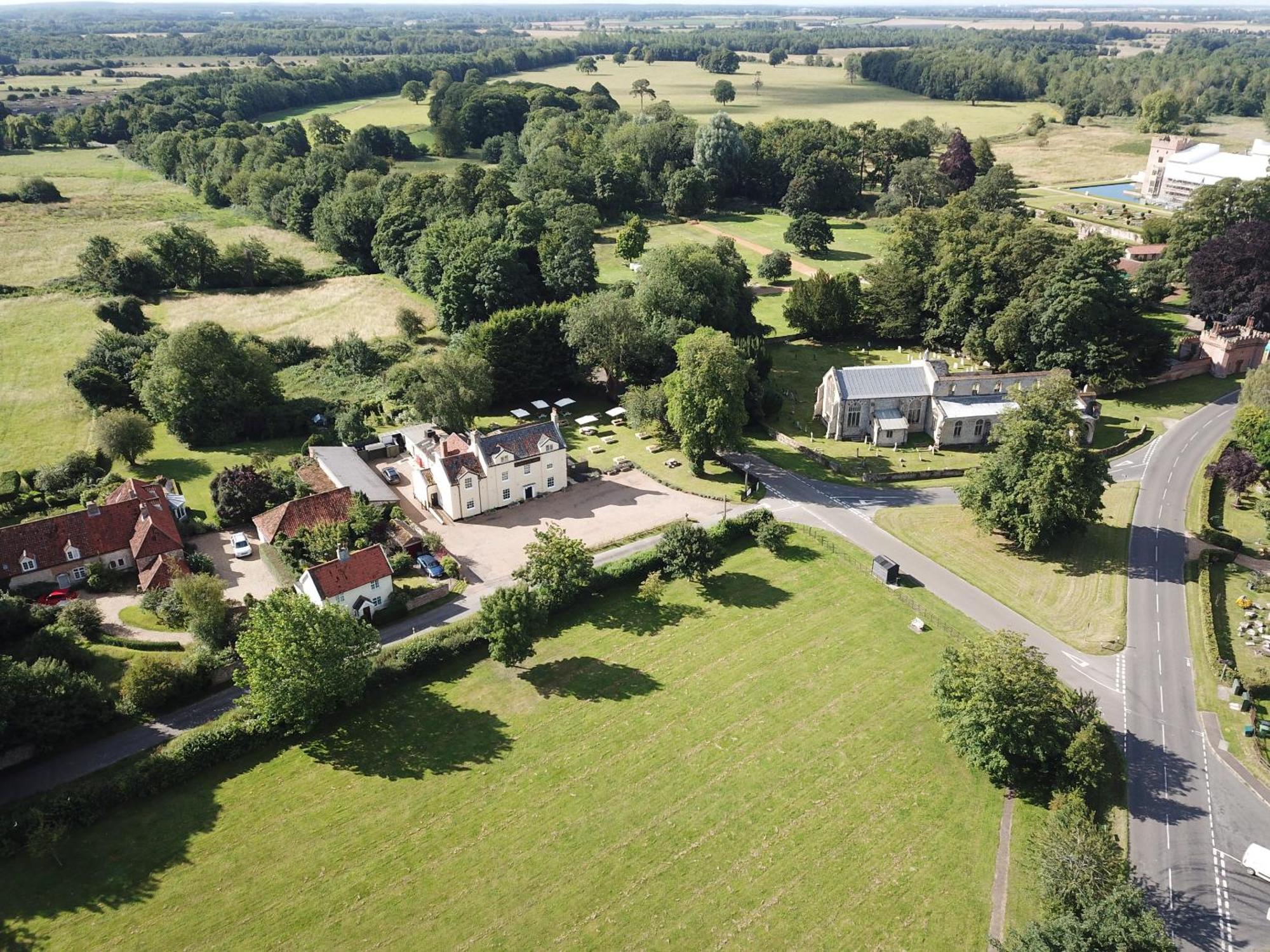 The Bedingfeld Arms Hotel Oxborough ภายนอก รูปภาพ